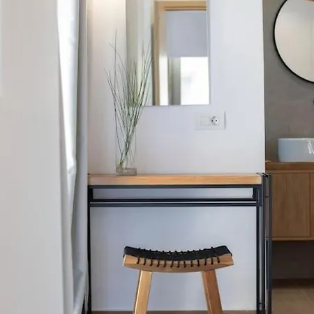 Ionion Theasis Kallisti Tsoukaládhes