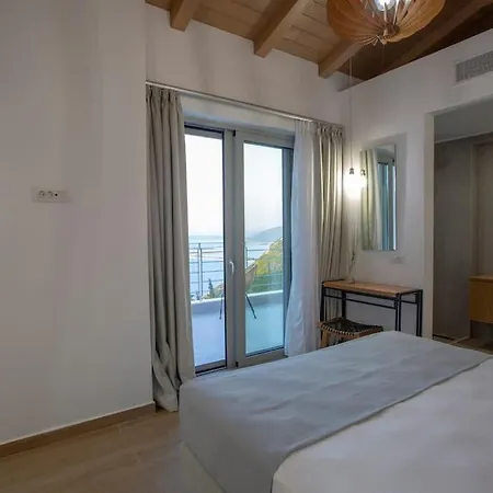 Ionion Theasis Kallisti *