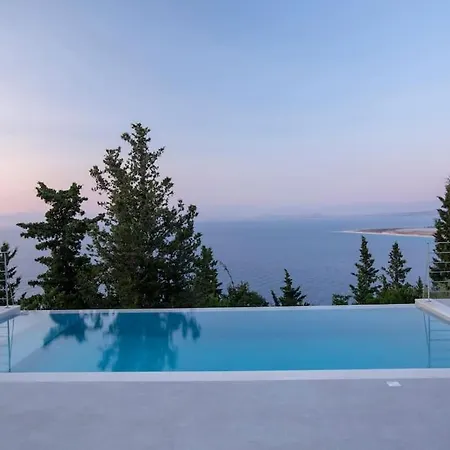 Ionion Theasis Kallisti Цукаладес